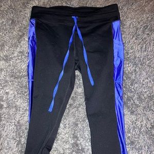 Fabletics Black/Blue Size 4 Workout Leggings